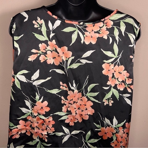 L VINTAGE CROFT AND BARROW BLACK PEACH FLORAL SATIN SLEEVELESS - Picture 7 of 12